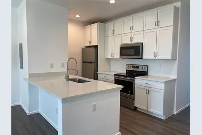 3275 Dallas Street #204, Dallas, TX 75210 - Photo 3