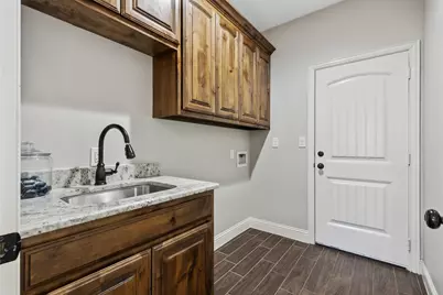 4662 Barbara Road, River Oaks, TX 76114 - Photo 13