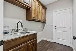 4662 Barbara Rd, River Oaks, TX 76114 - Photo 13