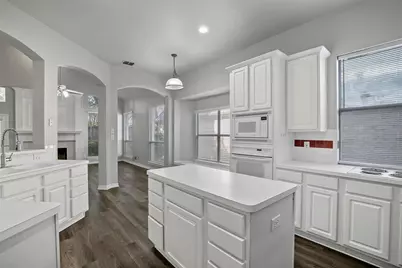 204 Arbor Creek Drive, Euless, TX 76039 - Photo 13