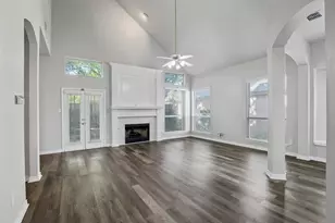 204 Arbor Creek Dr, Euless, TX 76039 - Photo 9