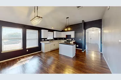 1815 Shanna Drive, Lancaster, TX 75134 - Photo 5