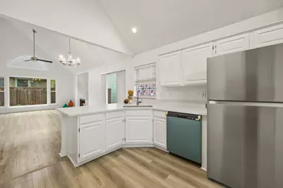 800 Fallen Leaf Court, Irving, TX 75063 - Photo 13