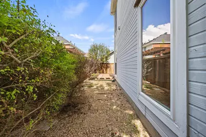 800 Fallen Leaf Court, Irving, TX 75063 - Photo 27