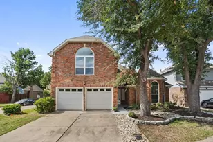 800 Fallen Leaf Ct, Irving, TX 75063 - Photo 1