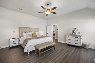 1402 Oliver Creek Ln, Justin, TX 76247 - Photo 9
