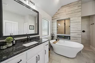 1402 Oliver Creek Ln, Justin, TX 76247 - Photo 11