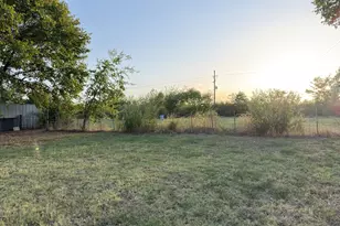 803 N U.S. Hwy 69, Celeste, TX 75423 - Photo 17