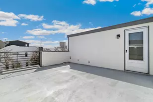 1921 California Dr, Dallas, TX 75204 - Photo 29