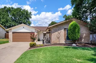 715 Salem Dr, Arlington, TX 76014 - Photo 1