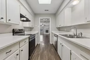 2413 Woodoak Ct, Irving, TX 75060 - Photo 3