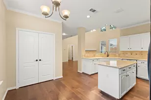 3817 Peppertree Dr, Carrollton, TX 75007 - Photo 11