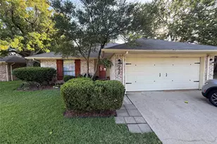737 Hampshire Dr, Burleson, TX 76028 - Photo 1