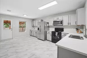 2709 White Oak Dr, Little Elm, TX 75068 - Photo 11