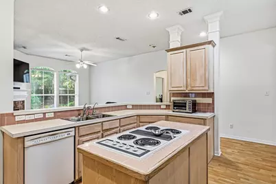 2900 Woodhaven Drive, Grapevine, TX 76051 - Photo 13