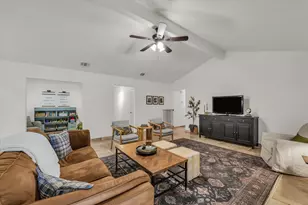 213 Travis Ln, Hewitt, TX 76643 - Photo 9