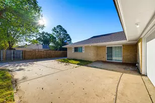 5005 Fall River Dr, Fort Worth, TX 76103 - Photo 35