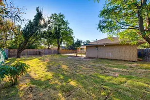 5005 Fall River Dr, Fort Worth, TX 76103 - Photo 35