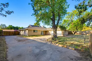 5005 Fall River Dr, Fort Worth, TX 76103 - Photo 33
