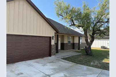 219 Lakeshore Drive, Runaway Bay, TX 76426 - Photo 3