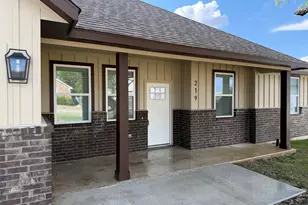 219 Lakeshore Dr, Runaway Bay, TX 76426 - Photo 9