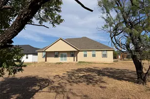 219 Lakeshore Dr, Runaway Bay, TX 76426 - Photo 11