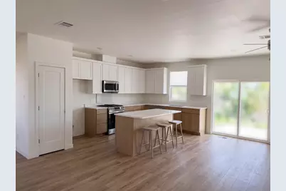 219 Lakeshore Drive, Runaway Bay, TX 76426 - Photo 5