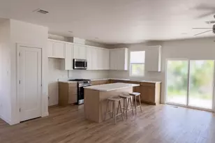 219 Lakeshore Dr, Runaway Bay, TX 76426 - Photo 5