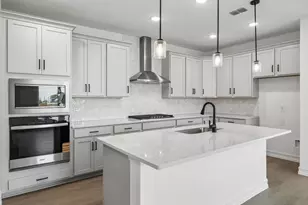 1305 Boyd St, Aubrey, TX 76227 - Photo 7