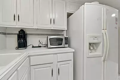 100 Harbor Drive #104, Runaway Bay, TX 76426 - Photo 15
