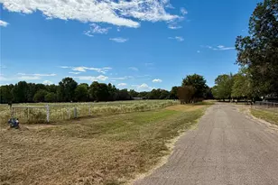 145 Lakeview St, Avery, TX 75554 - Photo 3