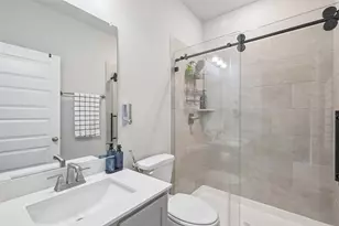 2923 Grand Lookout Ln, Arlington, TX 76001 - Photo 33