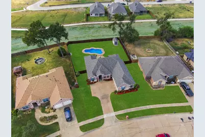 810 Woodcrest Drive, Ennis, TX 75119 - Photo 29