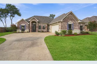 810 Woodcrest Drive, Ennis, TX 75119 - Photo 3