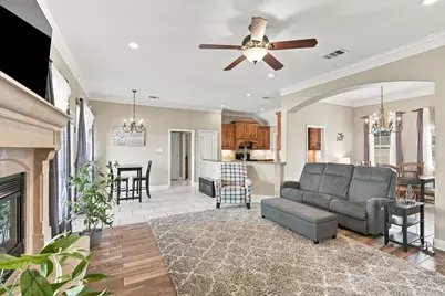 810 Woodcrest Drive, Ennis, TX 75119 - Photo 7
