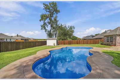 810 Woodcrest Drive, Ennis, TX 75119 - Photo 27