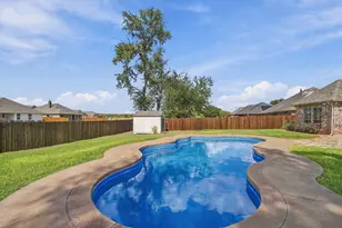 810 Woodcrest Dr, Ennis, TX 75119 - Photo 27