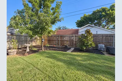 2701 Briarcliff Drive, Irving, TX 75062 - Photo 11