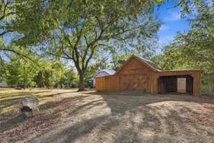 207 Commerce St, Cumby, TX 75433 - Photo 23