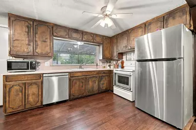 1204 W 4th Street, McGregor, TX 76657 - Photo 5