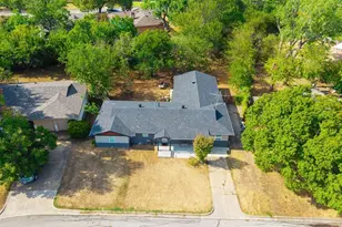 10 Beverly Ct, Bedford, TX 76022 - Photo 35