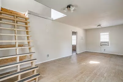 3318 Devalcourt Avenue, Forest Hill, TX 76119 - Photo 9