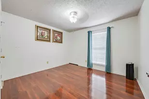 718 Southridge Ct, Grand Prairie, TX 75052 - Photo 13
