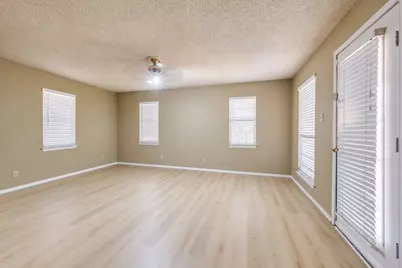 718 Southridge Court, Grand Prairie, TX 75052 - Photo 11