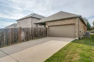 3639 Chesterfield St, Irving, TX 75038 - Photo 17