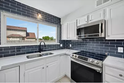 4301 Hudson Avenue, Grand Prairie, TX 75052 - Photo 7