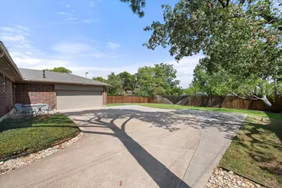 3204 Brown Trail, Bedford, TX 76021 - Photo 29