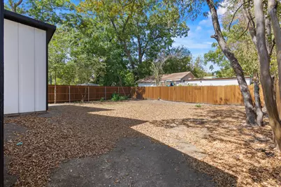 3901 Hamilton Avenue, Dallas, TX 75210 - Photo 23