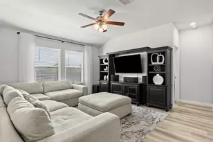 10821 Hollister Ln, Waco, TX 76708 - Photo 7