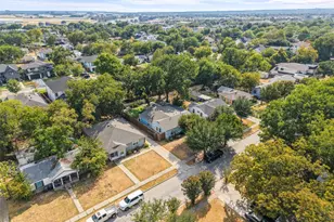 3760 Davila Dr, Dallas, TX 75220 - Photo 17